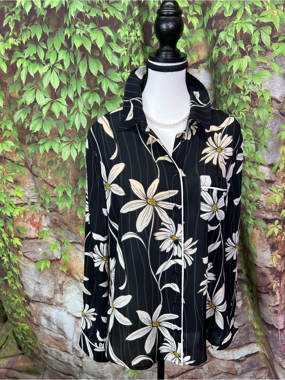 HARLYN Lightweight Black Daisy Print Button Front Polished Careerwear Blouse, L - Picture 13 of 15